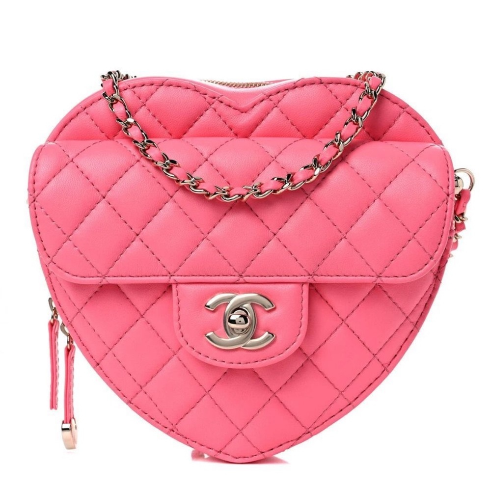 New in Box Chanel Large Pink Heart in Love Bag 22S CC in Love Runway